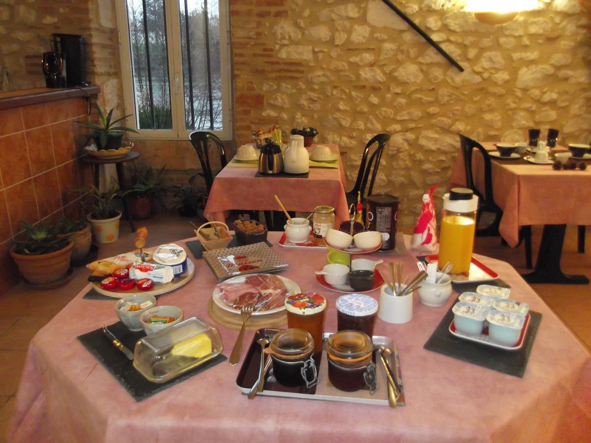 Chambres D'Hotes Moulin De Rigoulieres Saint-Sylvestre-sur-Lot Dış mekan fotoğraf